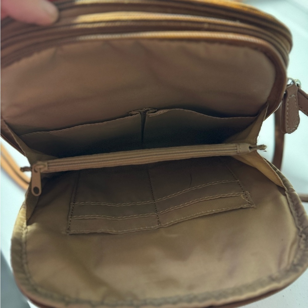 ST JOHNS BAY brown faux leather multi compartment crossbody bag - Picture 5 of 11